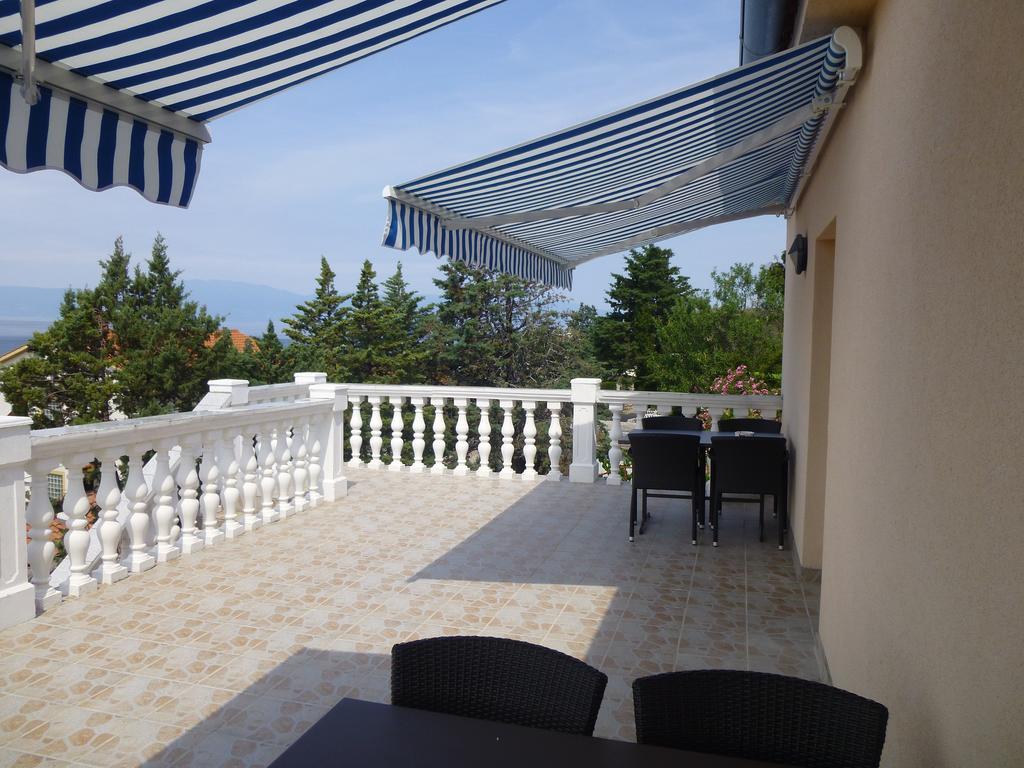 Apartments Villa Rosmarin 오미살즈 외부 사진