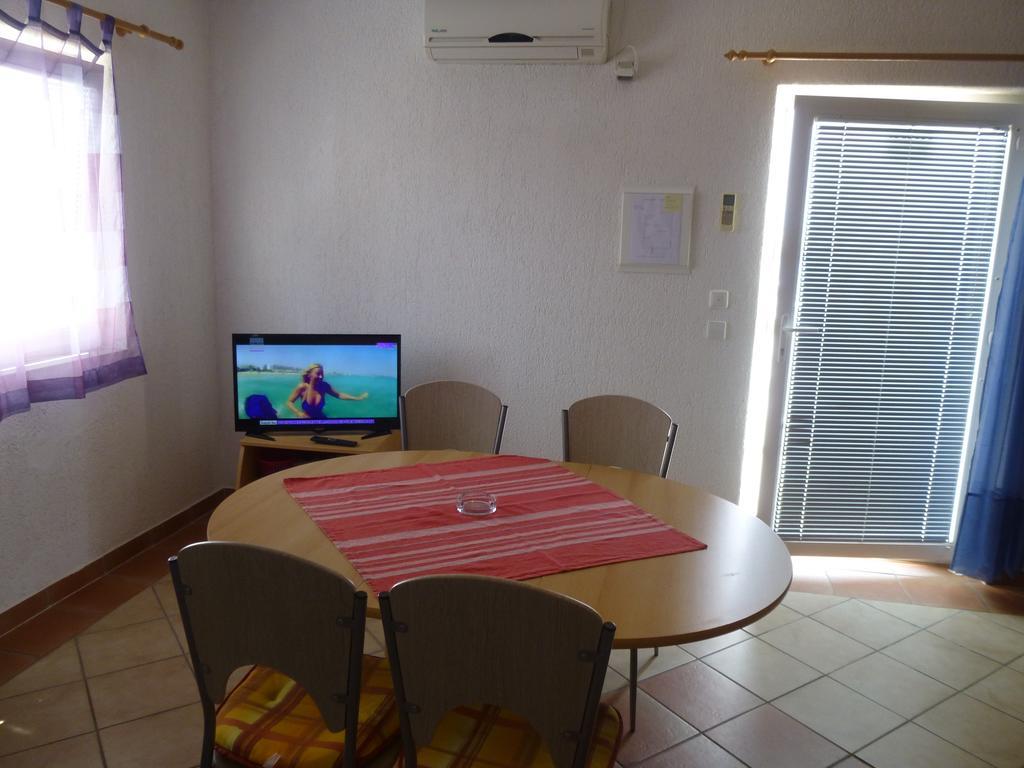 Apartments Villa Rosmarin 오미살즈 외부 사진